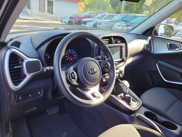 Used 2020 Kia Soul LX FWD image 17