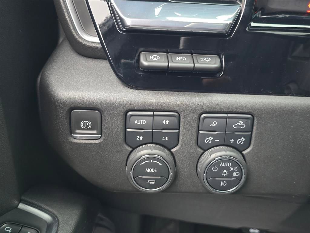 Certified 2024 Chevrolet Silverado 1500 High Country w/ Technology Package image 17