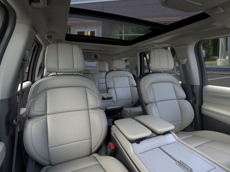 New 2026 Lincoln Navigator Reserve w/ Jet Appearance Package AWD/4WD image 10