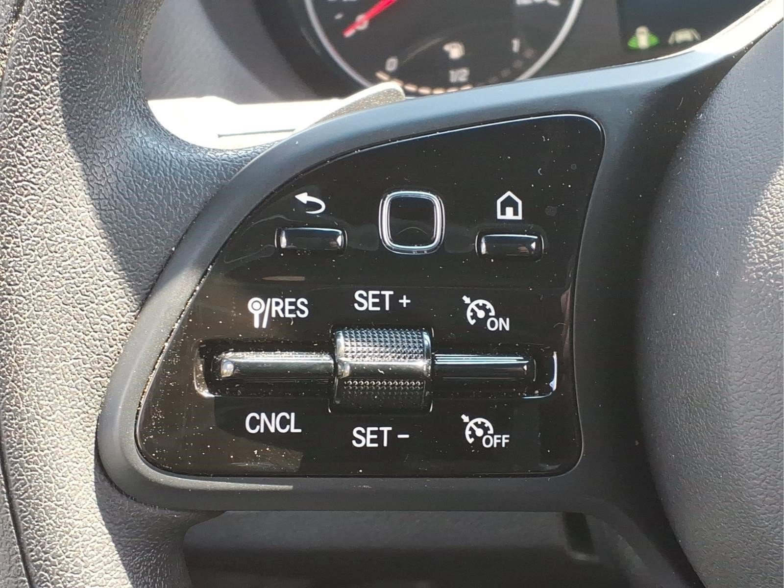Used 2024 Mercedes-Benz Sprinter 2500 image 27