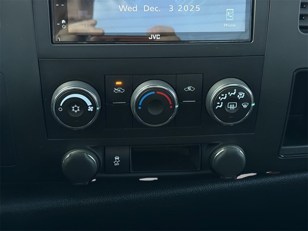 Used 2013 Chevrolet Silverado 1500 LT image 24