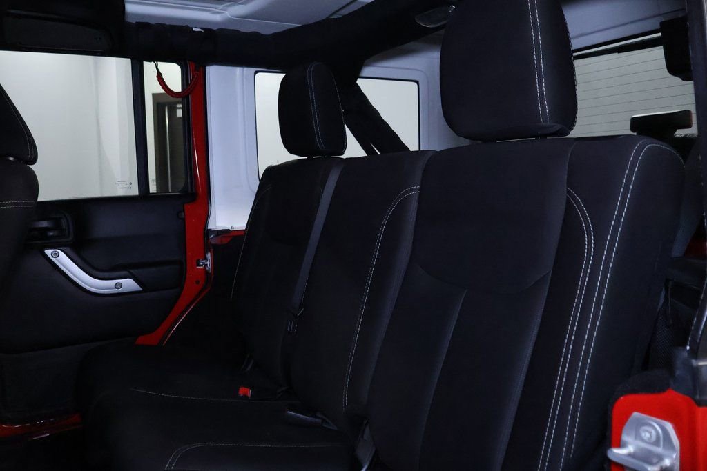 Used 2017 Jeep Wrangler Unlimited Sahara image 14