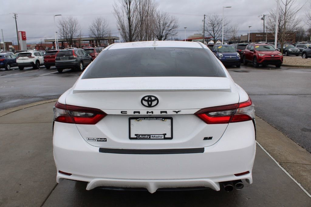 Used 2021 Toyota Camry SE w/ Blackout Package (TMS) image 8