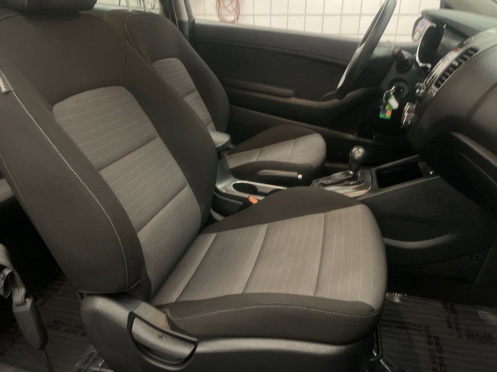 Used 2016 Kia Forte Koup EX image 19