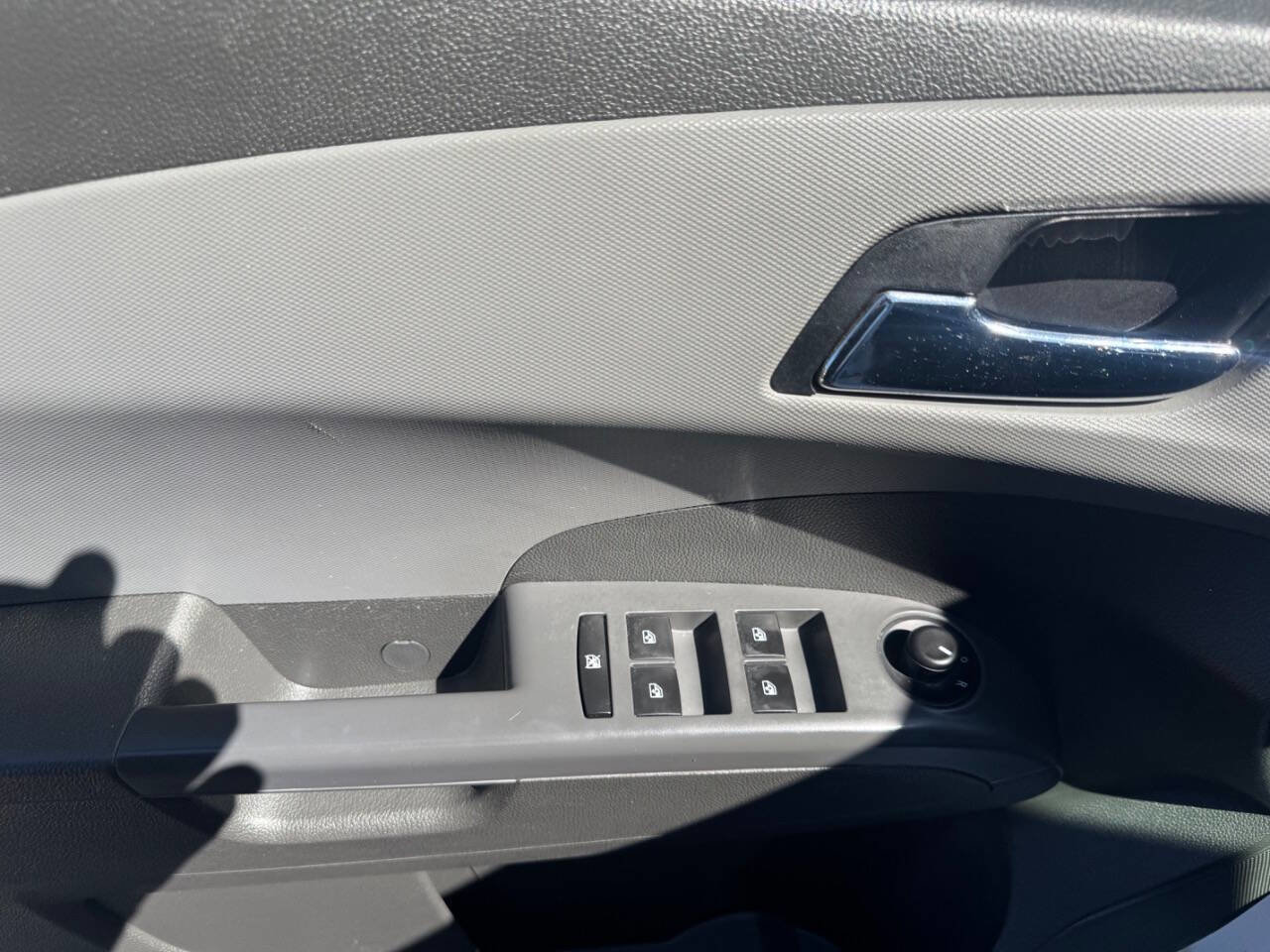 Used 2016 Chevrolet Sonic LT FWD image 10