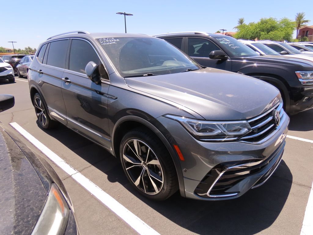Used 2022 Volkswagen Tiguan SEL R-Line AWD/4WD image 2