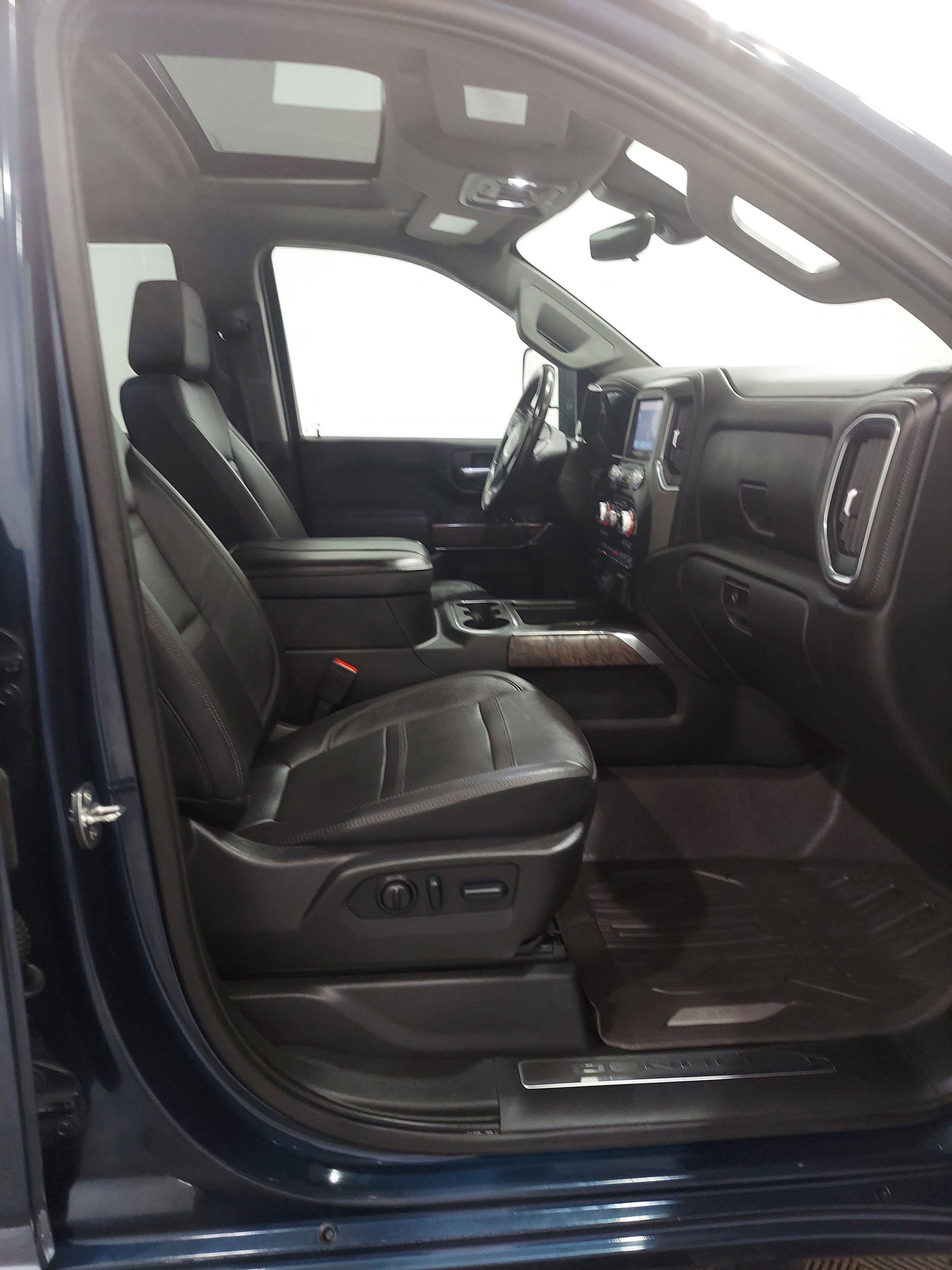 Used 2023 GMC Sierra 2500 Denali w/ Denali Ultimate Package AWD/4WD image 19