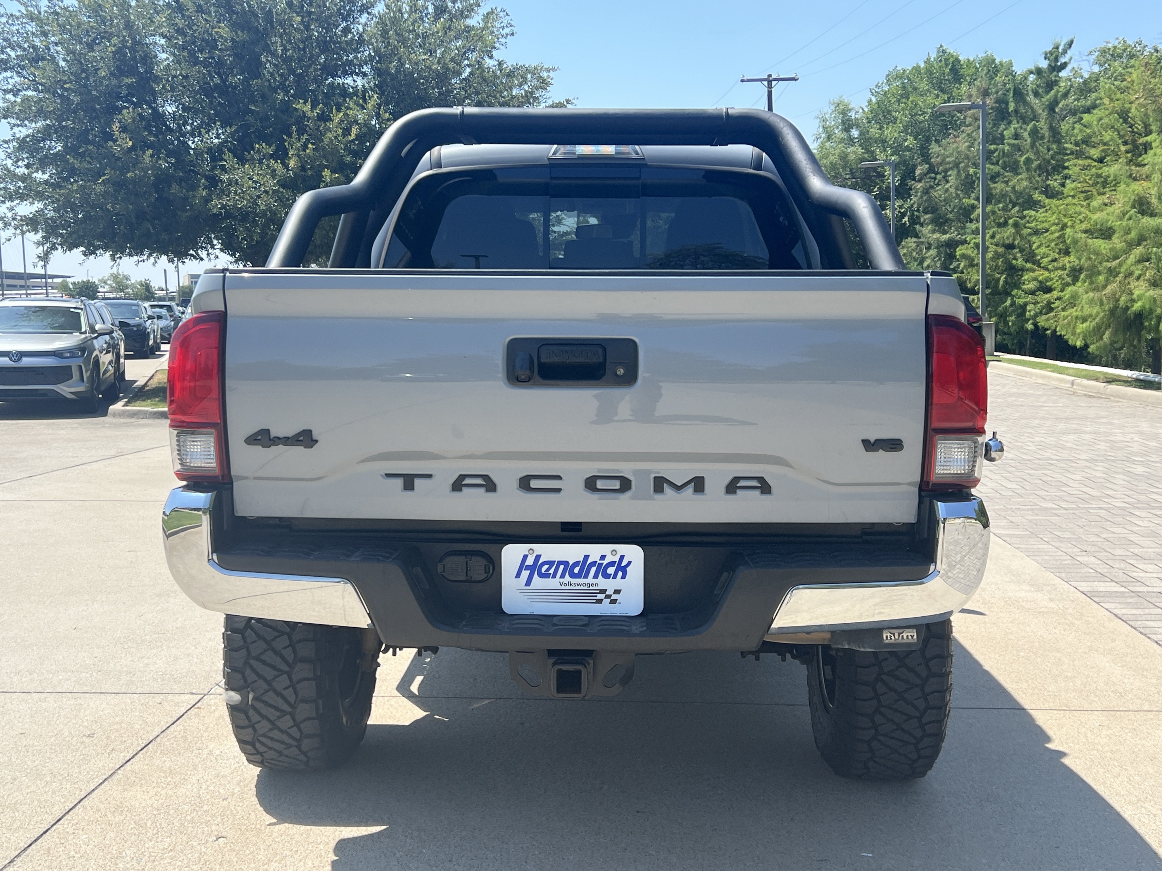 Used 2019 Toyota Tacoma SR5 AWD/4WD image 8