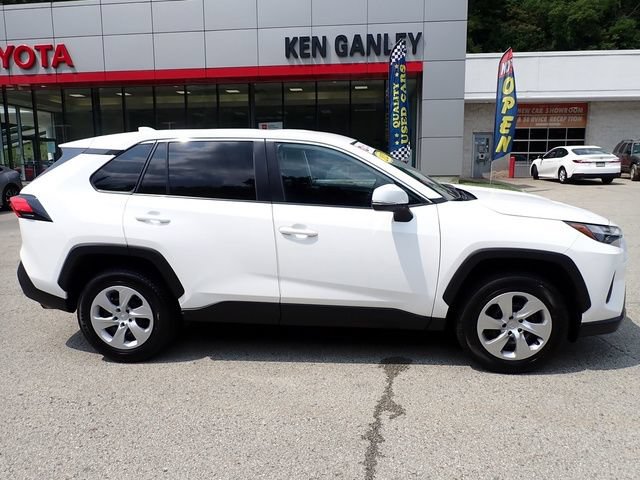 Certified 2023 Toyota RAV4 LE AWD/4WD image 2