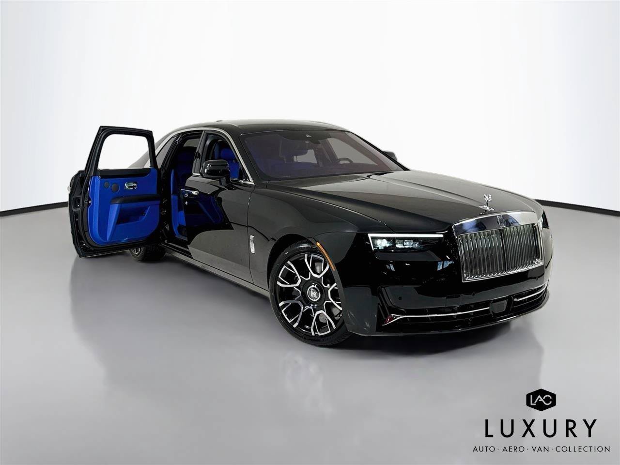 Used 2025 Rolls-Royce Ghost AWD/4WD image 3