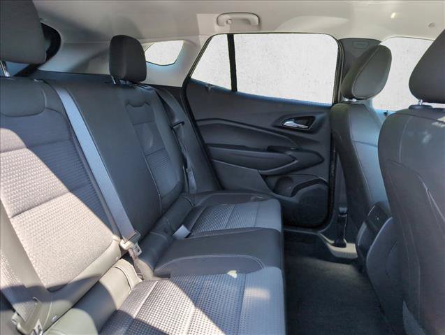 Used 2025 Chevrolet Trax LT FWD image 29