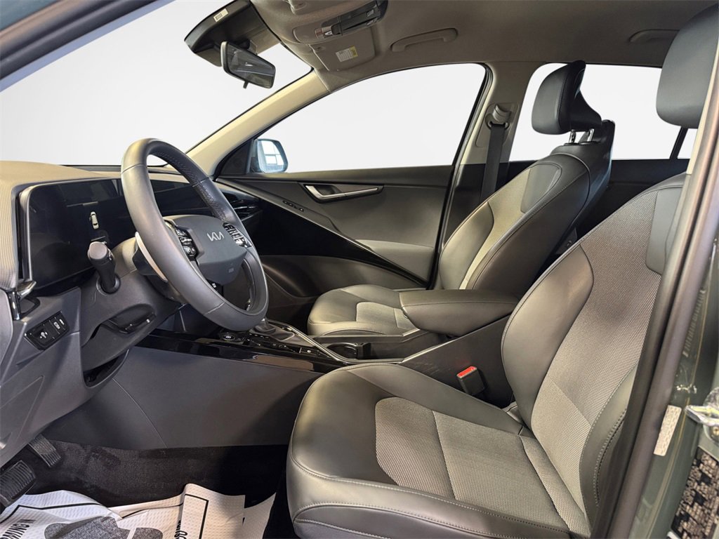 Certified 2023 Kia Niro EX image 12