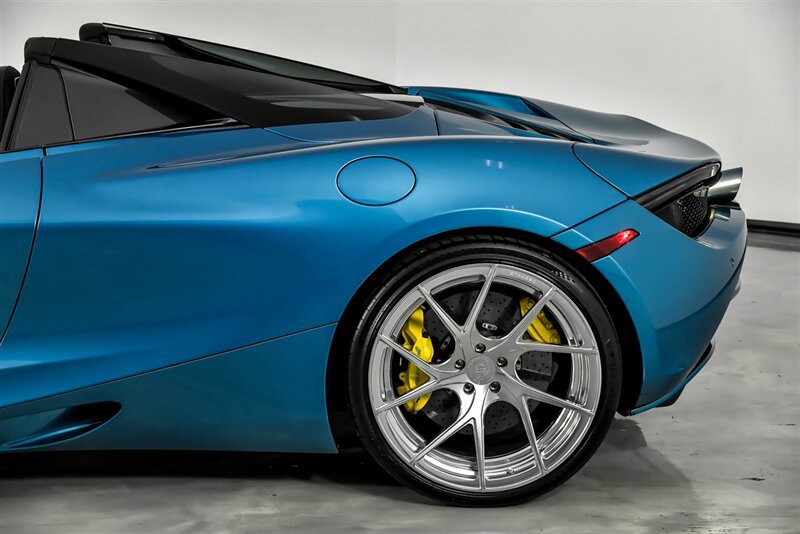 Used 2020 McLaren 720S Spider RWD image 8