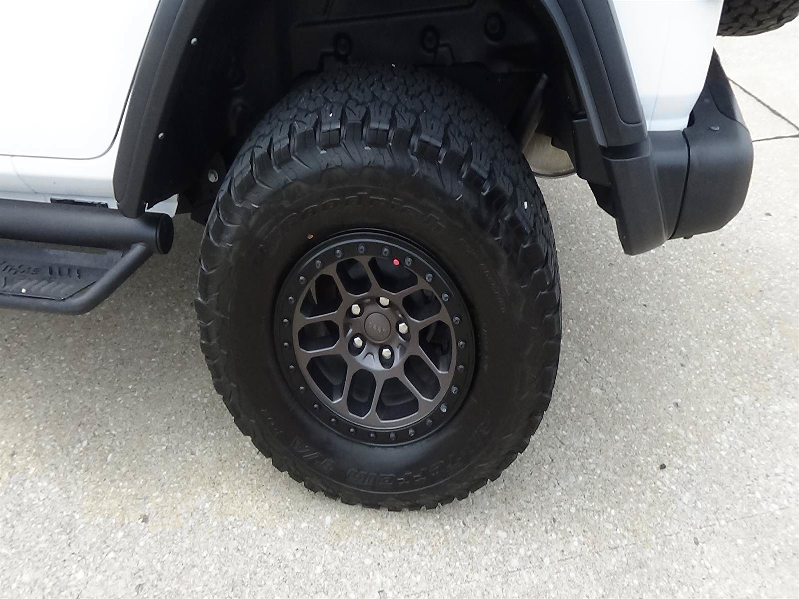 Certified 2022 Jeep Wrangler Unlimited Rubicon w/ Xtreme Recon 35" Tire Package AWD/4WD image 9