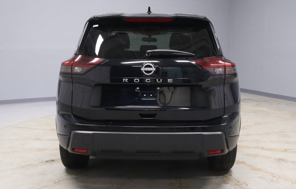 Certified 2025 Nissan Rogue SV image 9
