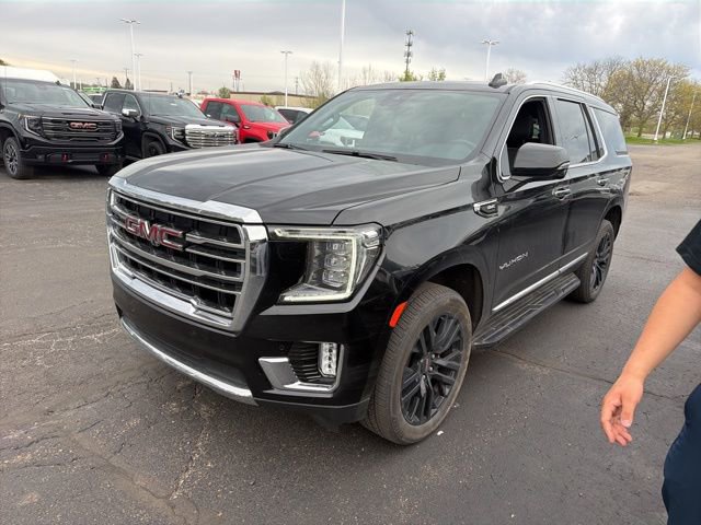 Used 2024 GMC Yukon SLT w/ SLT Luxury Package AWD/4WD image 5