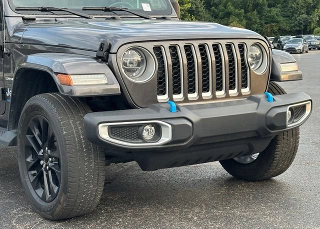 Used 2022 Jeep Wrangler Unlimited Sahara w/ Cold Weather Group AWD/4WD image 2
