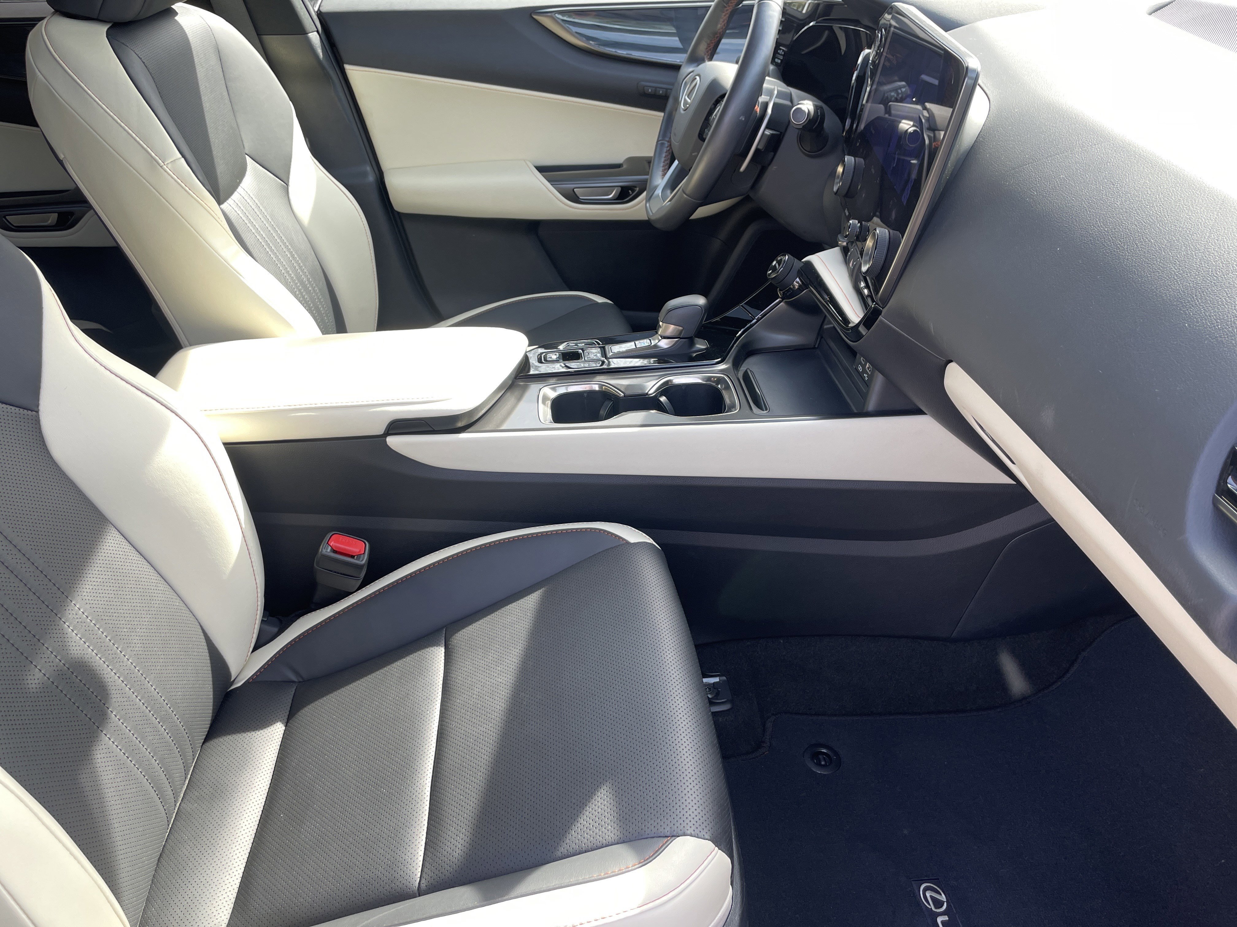 Used 2024 Lexus NX 250 NX 250 Premium w/ Cold Area Package image 35