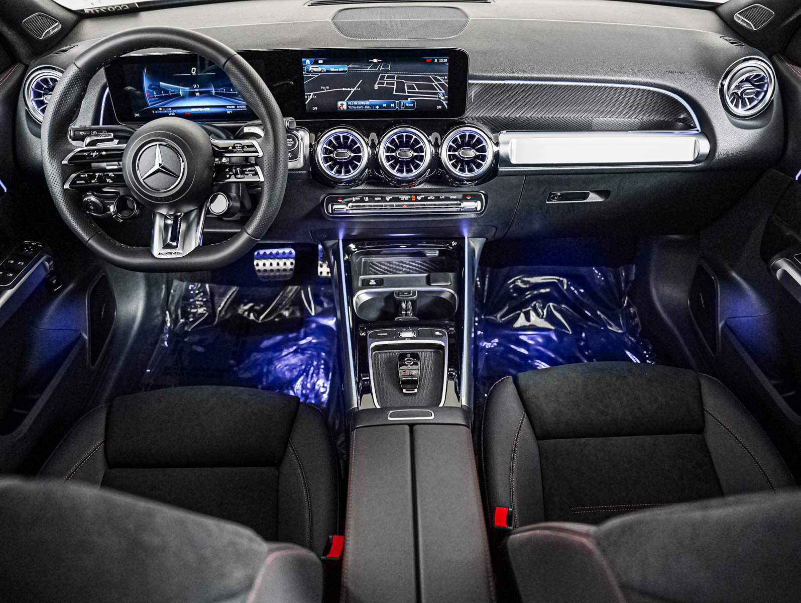 New 2026 Mercedes-Benz GLB 35 AMG 4MATIC image 9