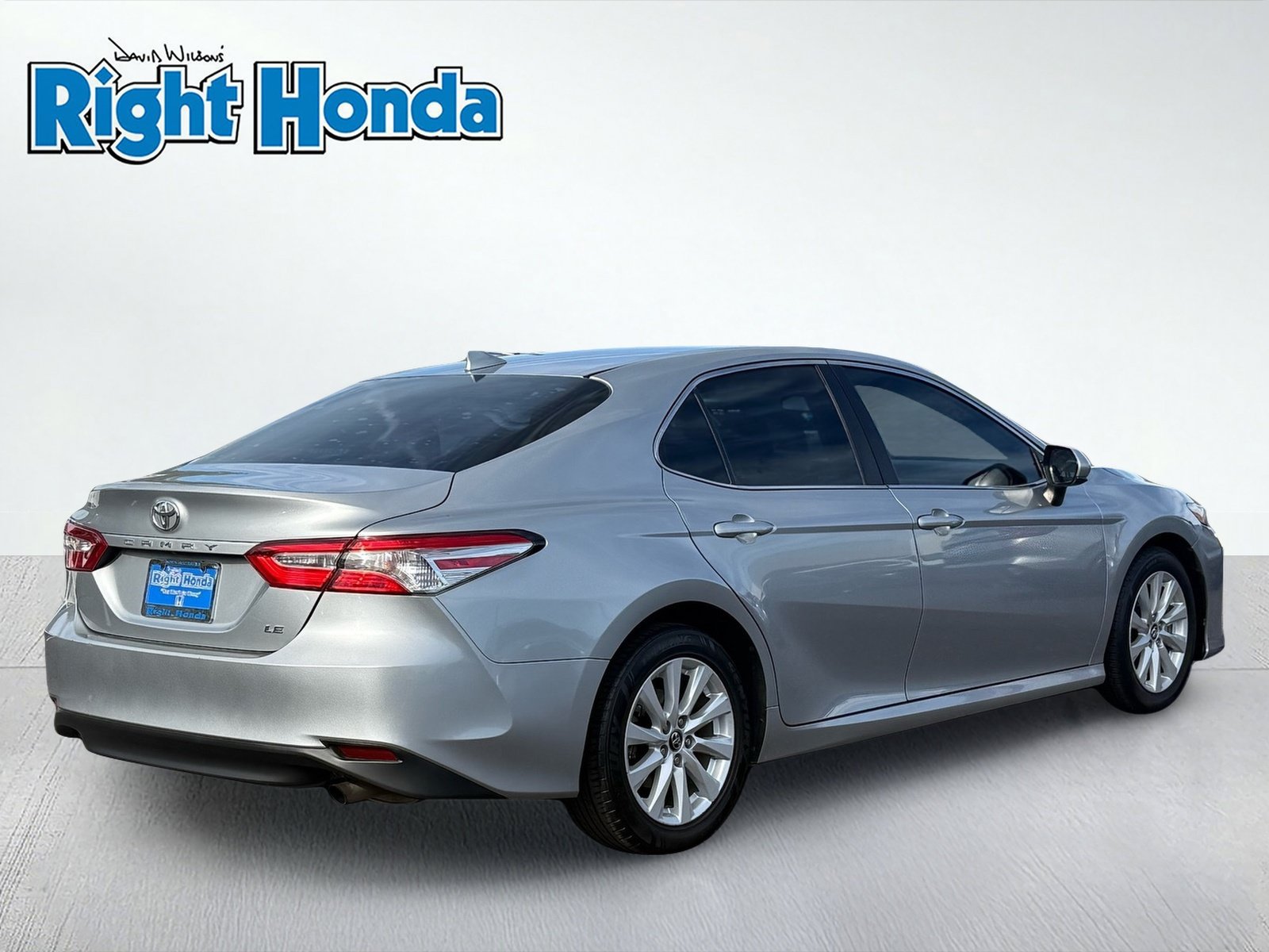 Used 2020 Toyota Camry LE w/ Carpet Mat Package FWD image 8