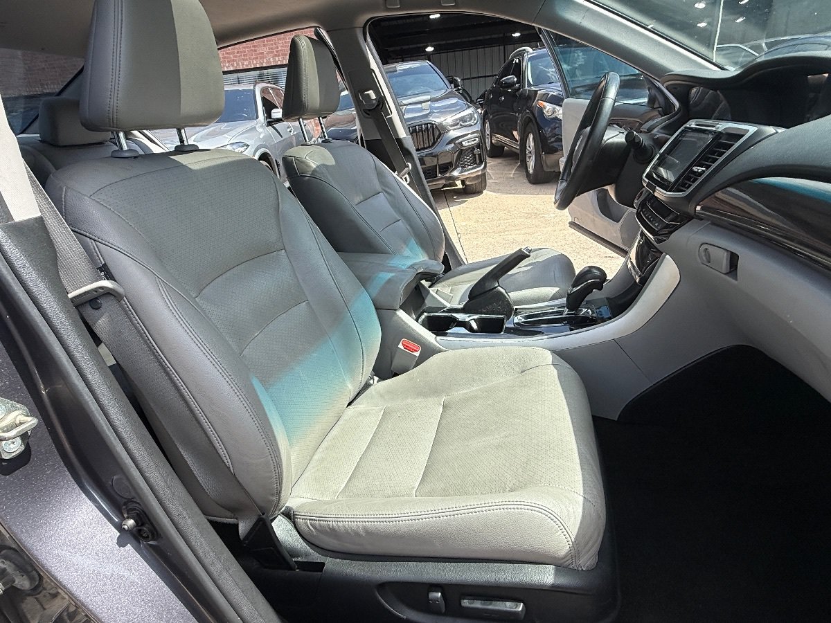 Used 2017 Honda Accord EX-L image 17