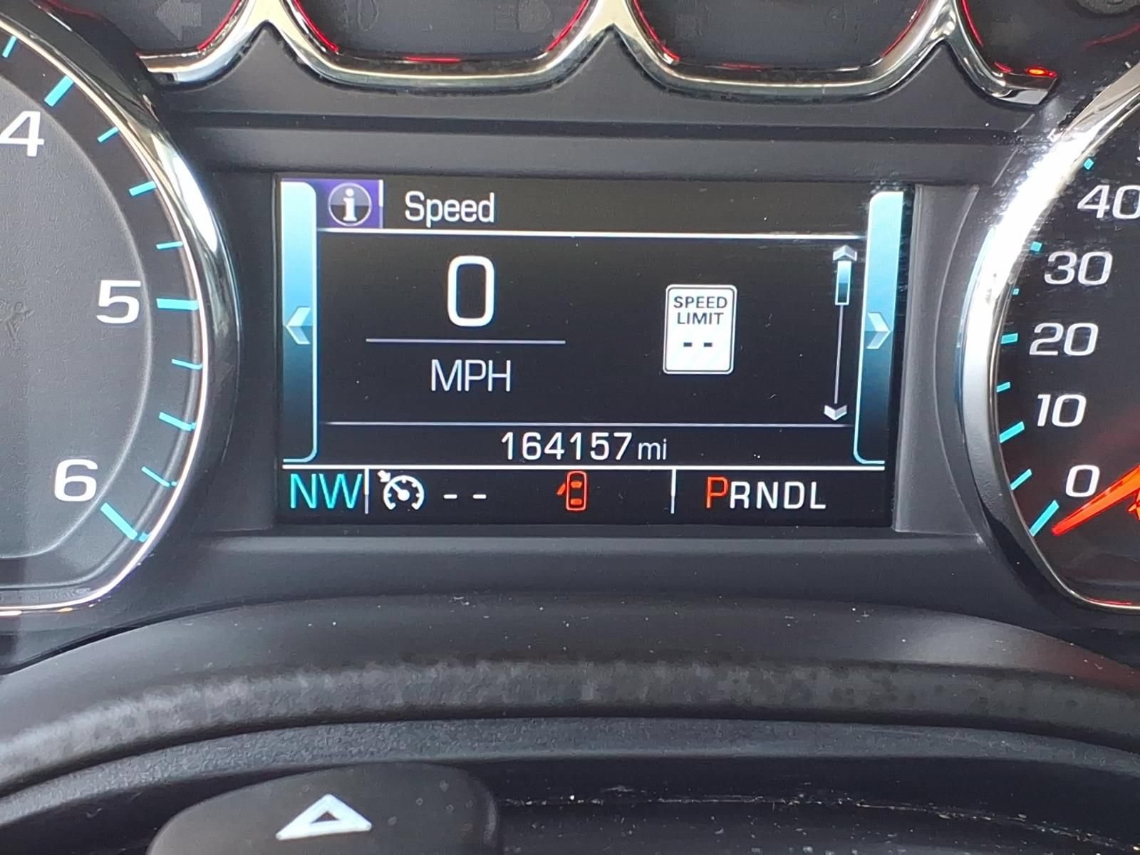 Used 2017 Chevrolet Suburban LT RWD image 27