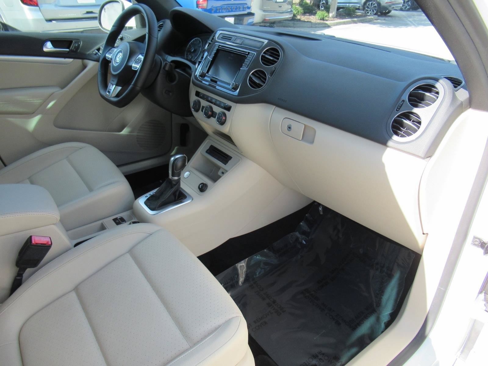 Used 2016 Volkswagen Tiguan R-Line FWD image 11