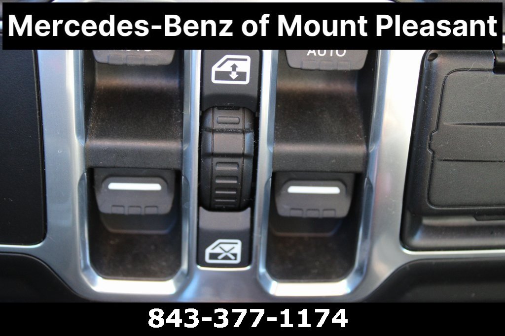 Used 2018 Jeep Wrangler Unlimited Sahara image 36