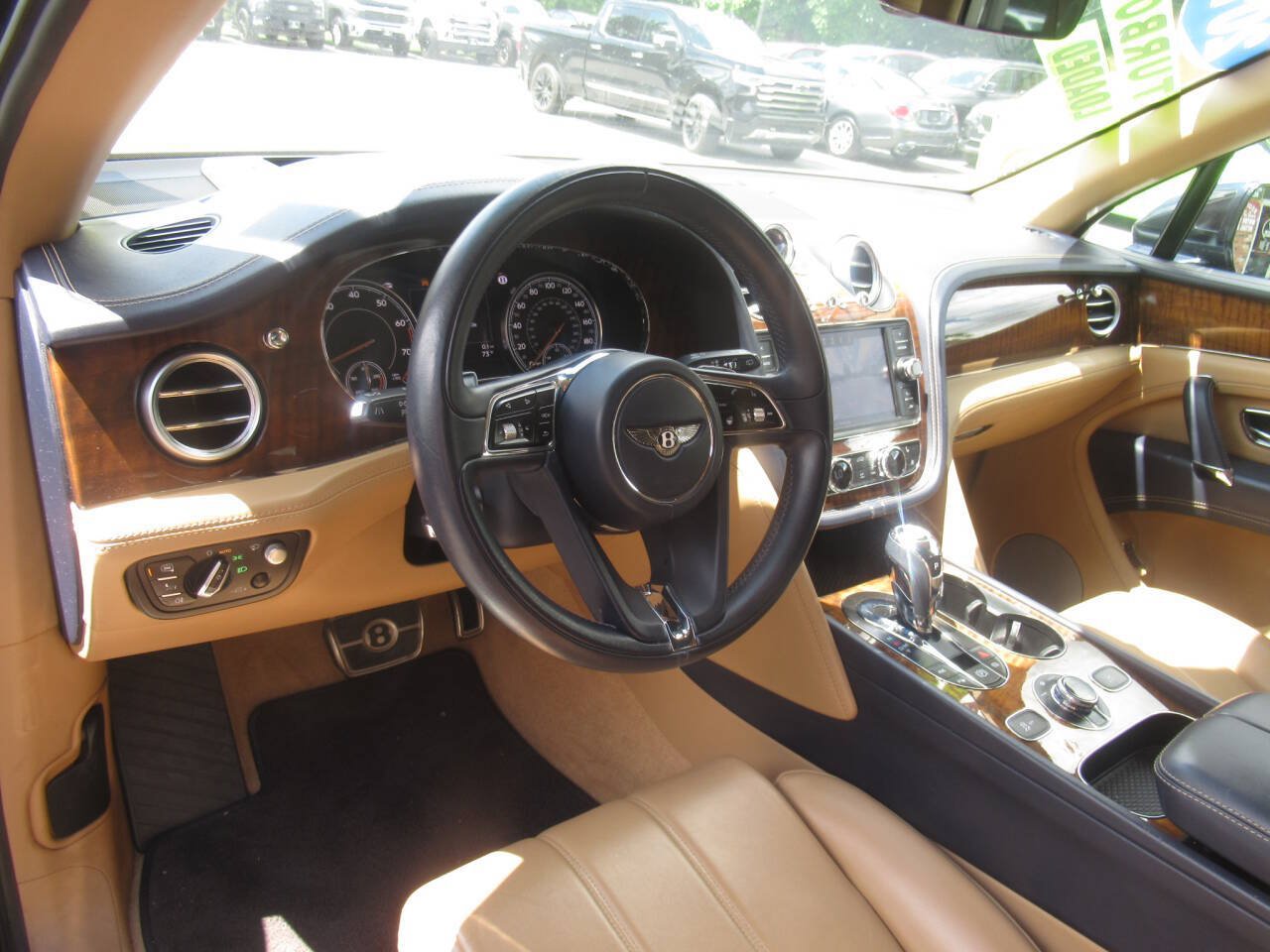 Used 2018 Bentley Bentayga AWD/4WD image 27