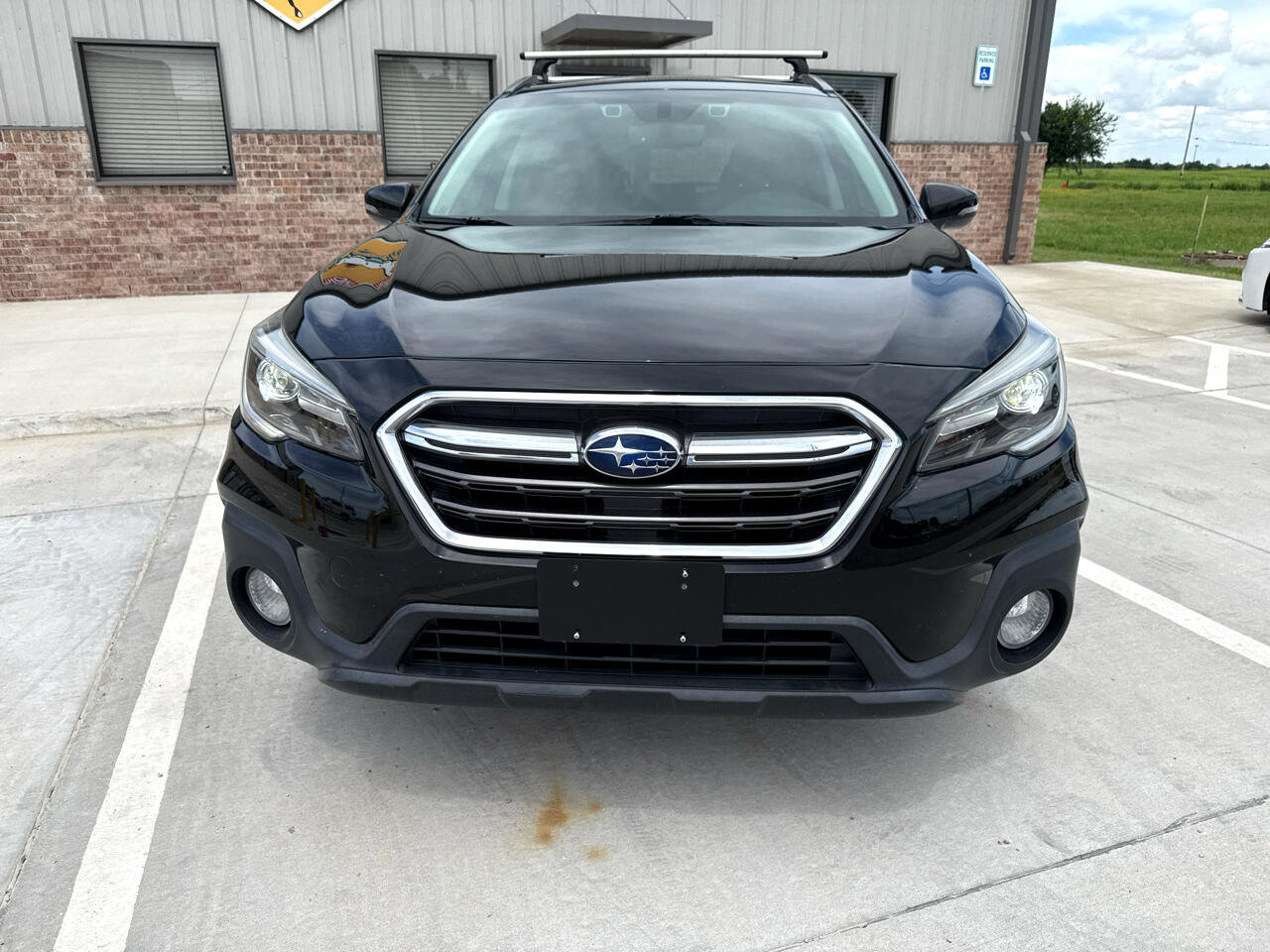 Used 2018 Subaru Outback 2.5i Touring image 5