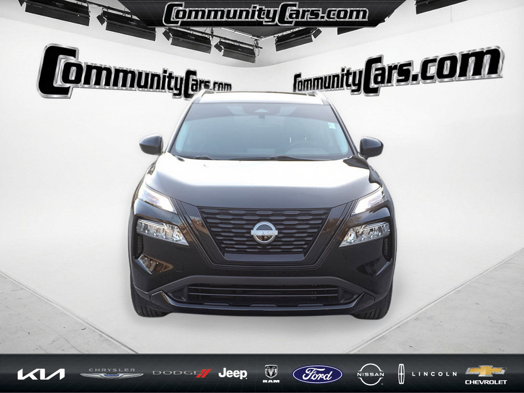 Used 2023 Nissan Rogue SV w/ SV Premium B Package image 11