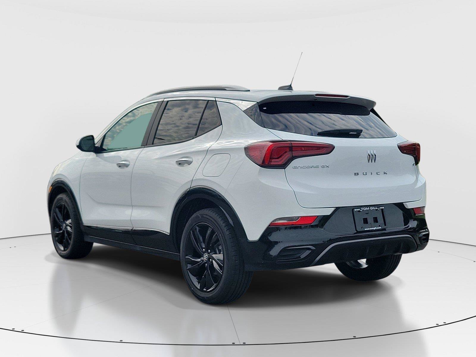 Used 2024 Buick Encore GX Sport Touring FWD image 3