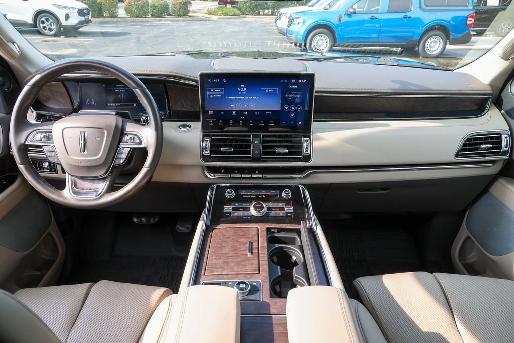 Certified 2022 Lincoln Navigator Reserve AWD/4WD image 7