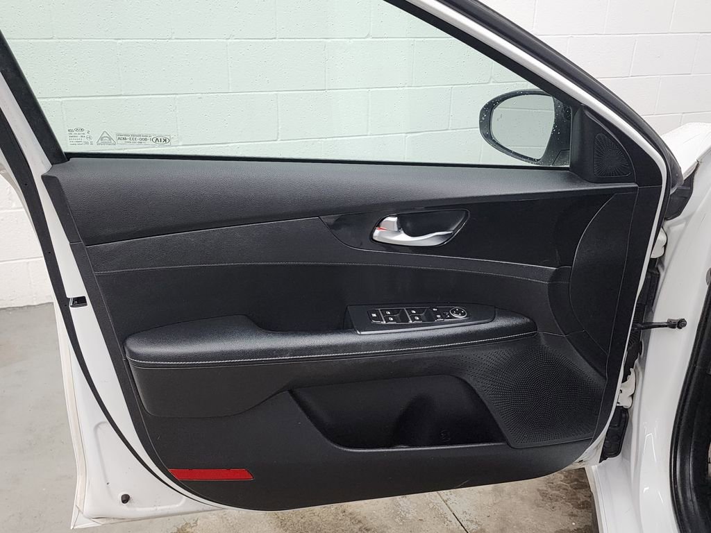 Used 2020 Kia Forte LXS FWD image 9