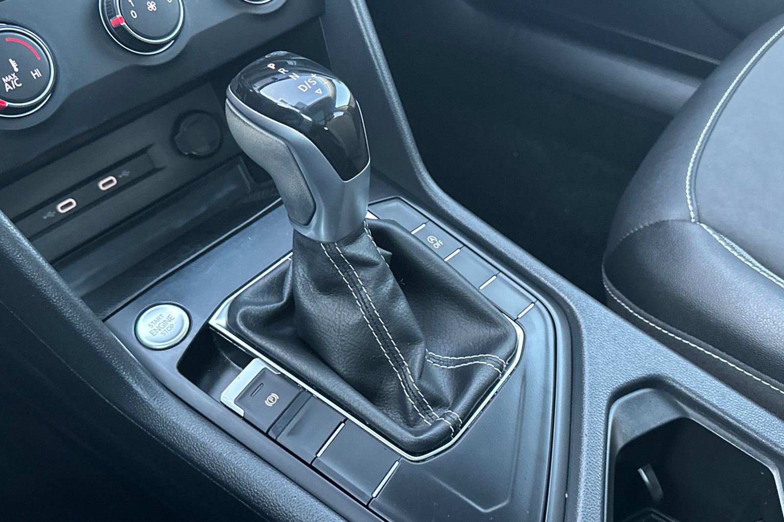 Certified 2022 Volkswagen Taos SE image 21