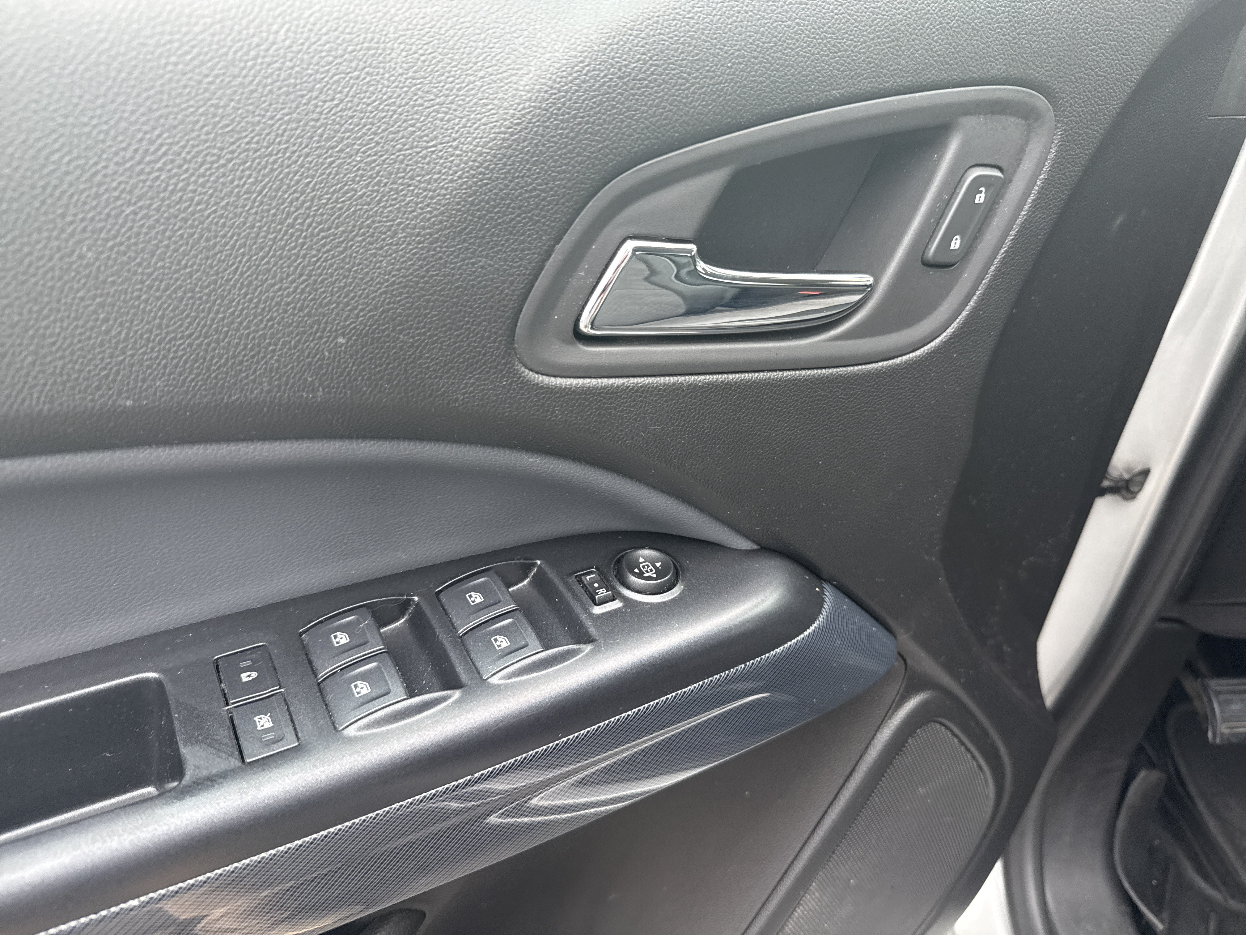 Used 2019 Chevrolet Colorado Z71 AWD/4WD image 17