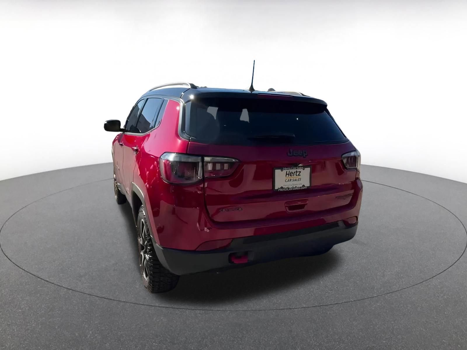 Used 2025 Jeep Compass Trailhawk image 11