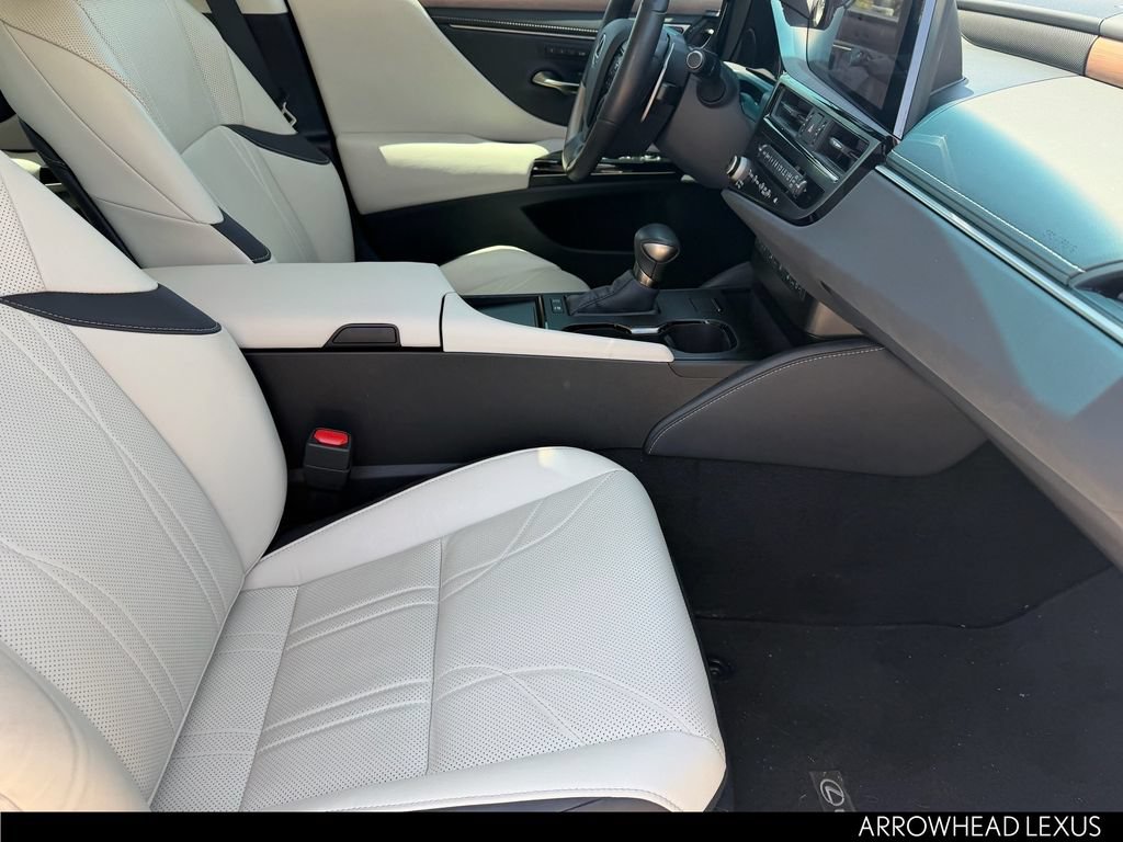Used 2024 Lexus ES 300h Ultra Luxury w/ Accessory Package (Z1) FWD image 14