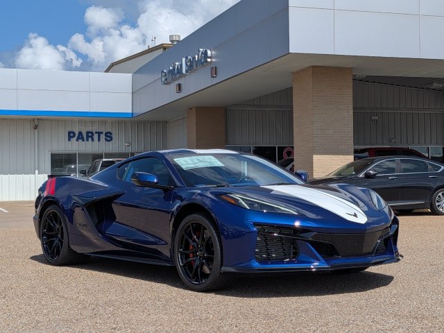 New 2027 Chevrolet Corvette Grand Sport w/ Z52 Sport Performance Package RWD image 3