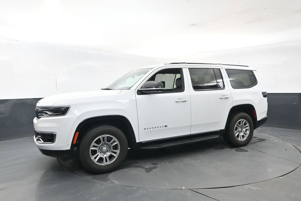 Used 2024 Jeep Wagoneer 4WD w/ Convenience Group I image 2