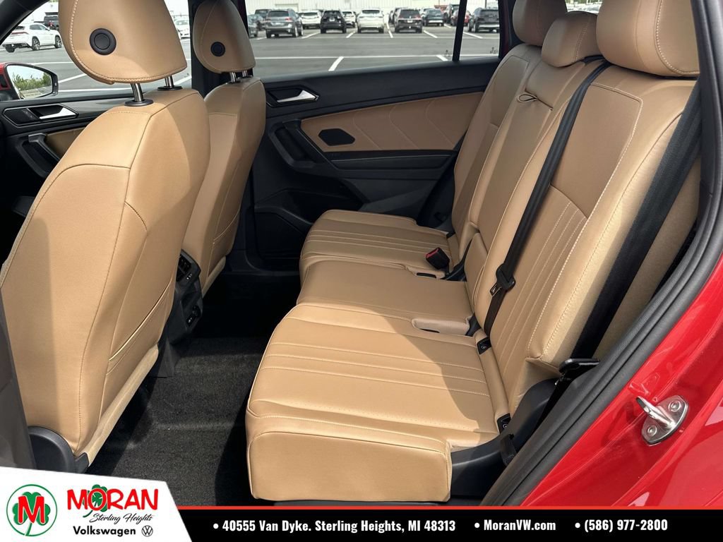 Certified 2024 Volkswagen Tiguan SE AWD/4WD image 12