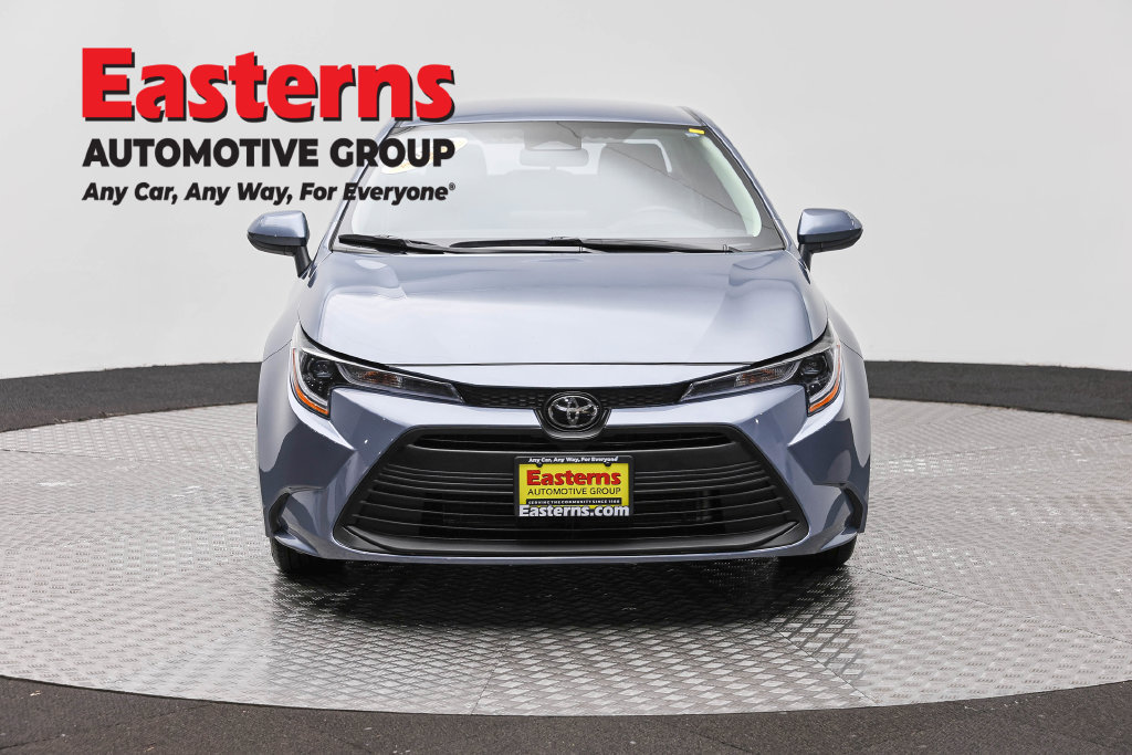 Used 2025 Toyota Corolla LE FWD image 4