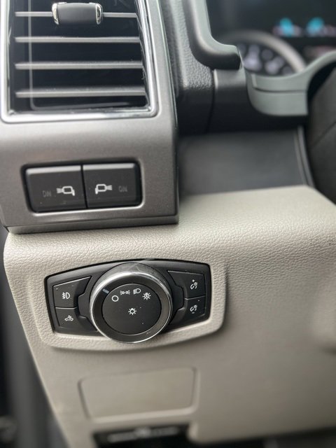 Used 2021 Ford F250 XLT w/ XLT Premium Package image 11