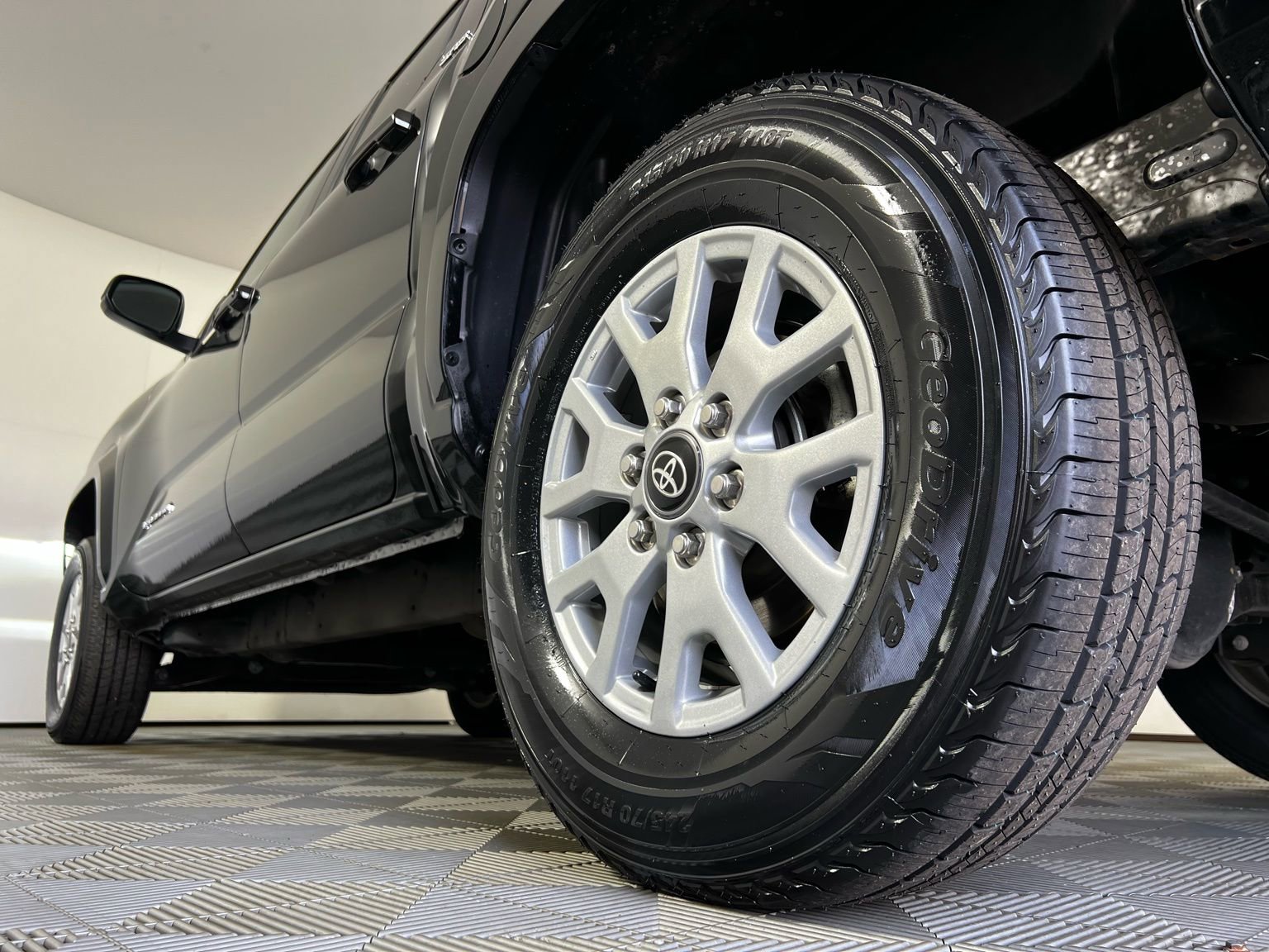 Certified 2024 Toyota Tacoma SR5 image 25