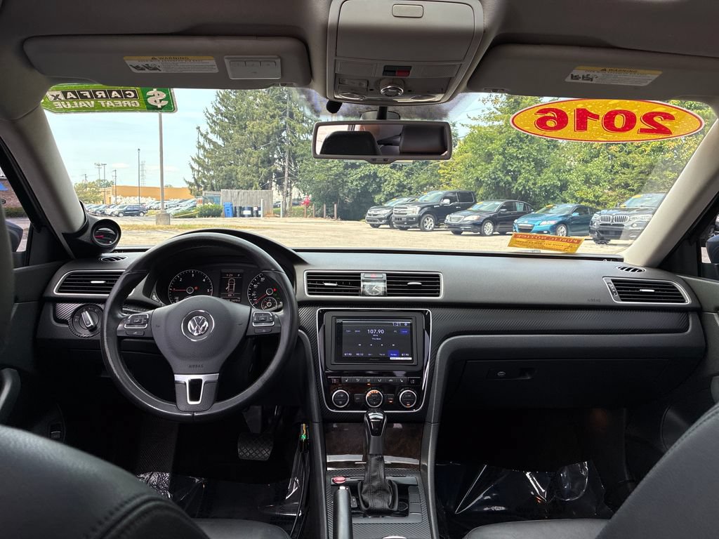 Used 2015 Volkswagen Passat TDI SEL Premium FWD image 18
