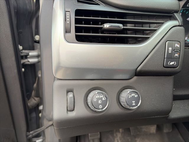 Used 2020 Chevrolet Suburban Premier image 18