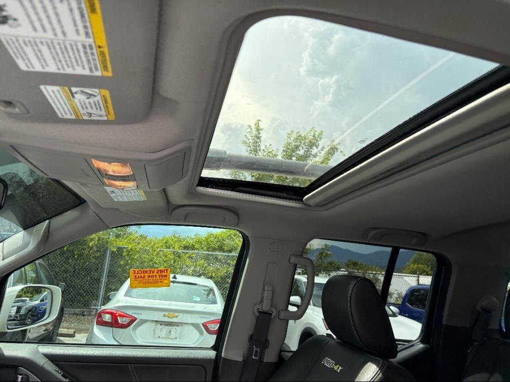 Used 2021 Nissan Frontier PRO-4X w/ Pro-4x Utility Package image 11