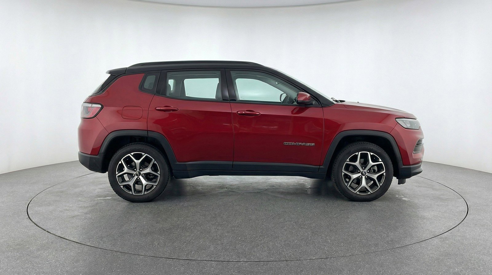 Used 2025 Jeep Compass Limited image 11