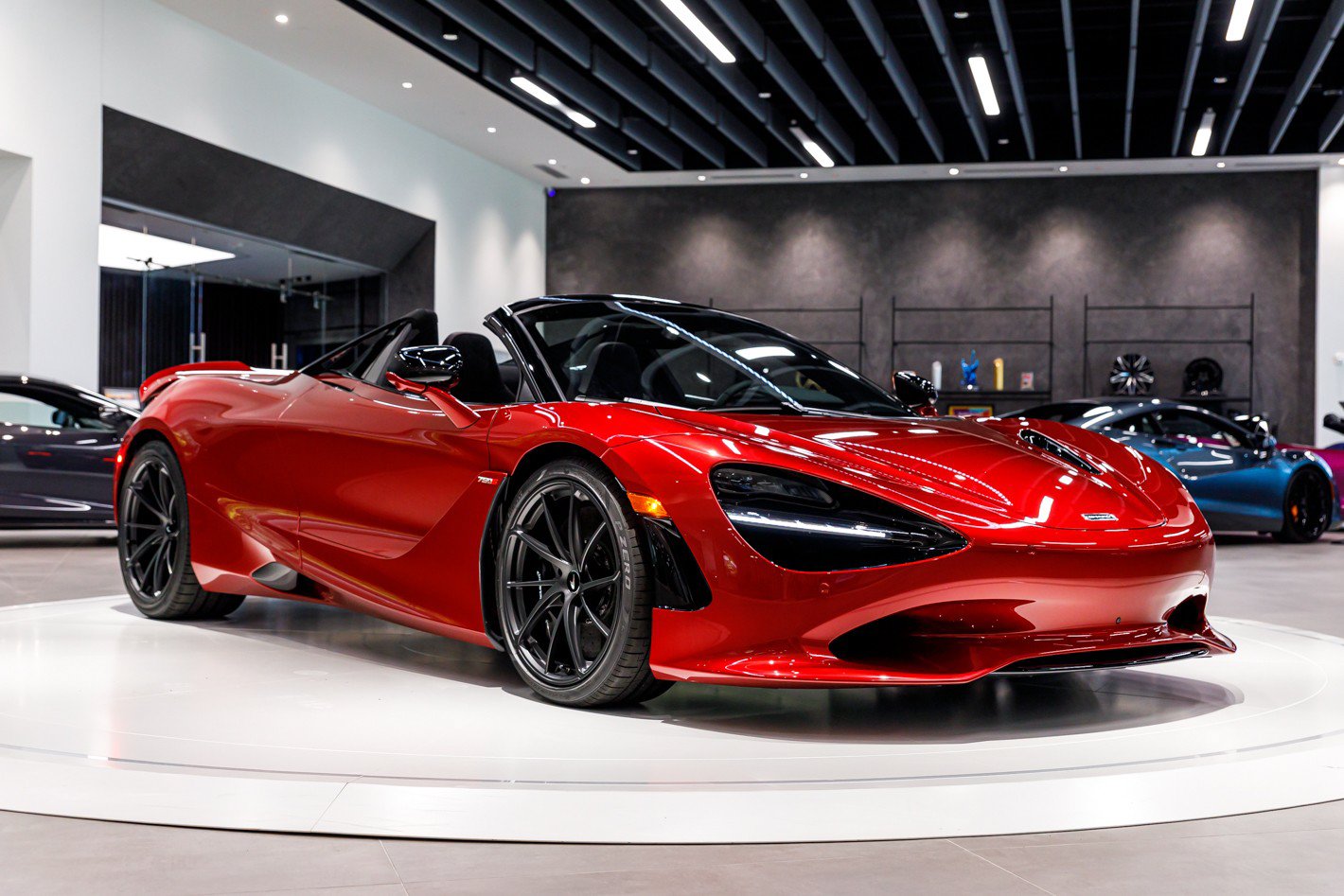 Used 2027 McLaren 750S Spider RWD image 40