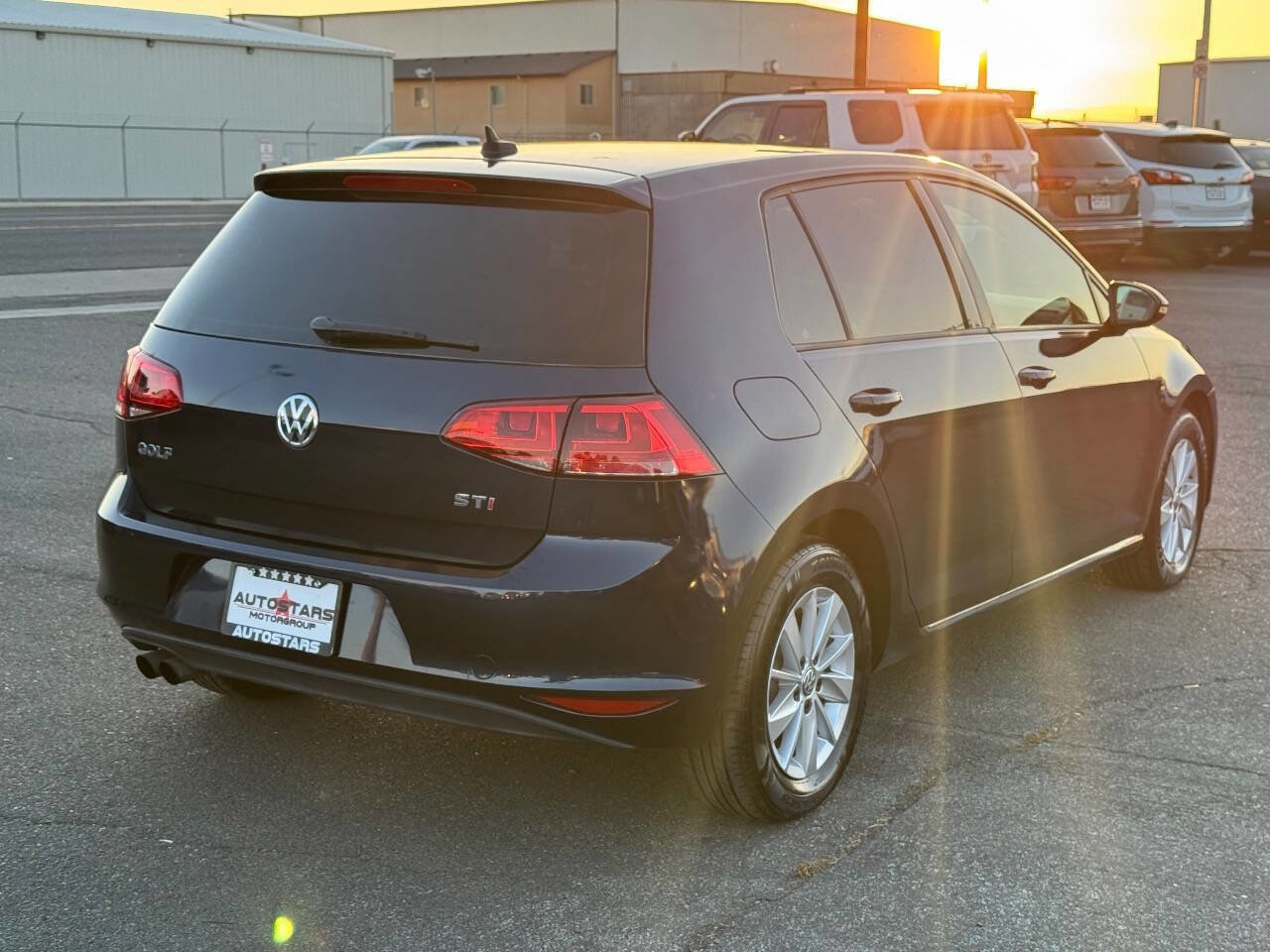 Used 2016 Volkswagen Golf S image 5